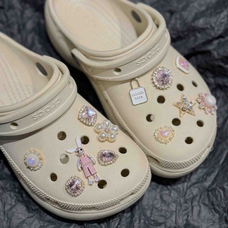 crocs洞洞鞋配饰高级感云朵金属