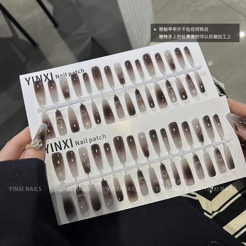 秋冬新款美拉德色系雪花显白高级感渐变穿戴甲长款半成品预制甲片