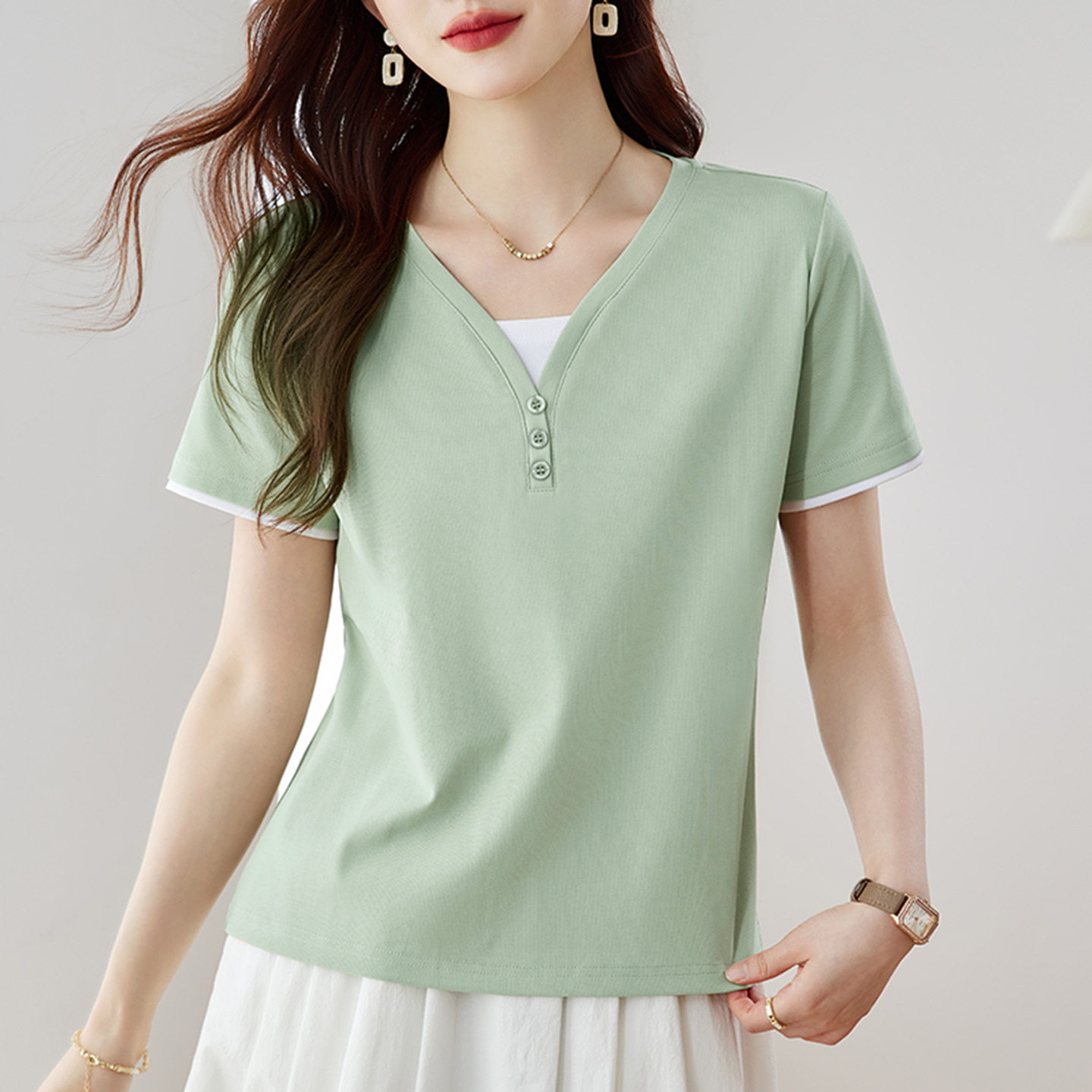 v领正肩白色短袖t恤女2026新款夏季爆款设计感气质上衣半袖体恤衫