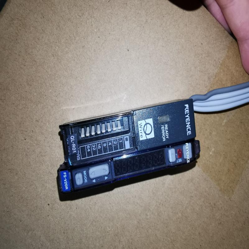 基恩士传感器QL-R01和FS-V20R成色如新 维修/备件