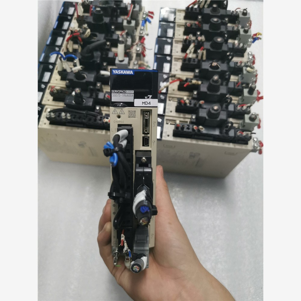 安川驱动器SGD7S-1R6A，