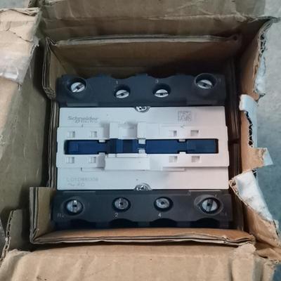 施耐德四极接触器 LC1D65008M7 AC2 备件/咨询