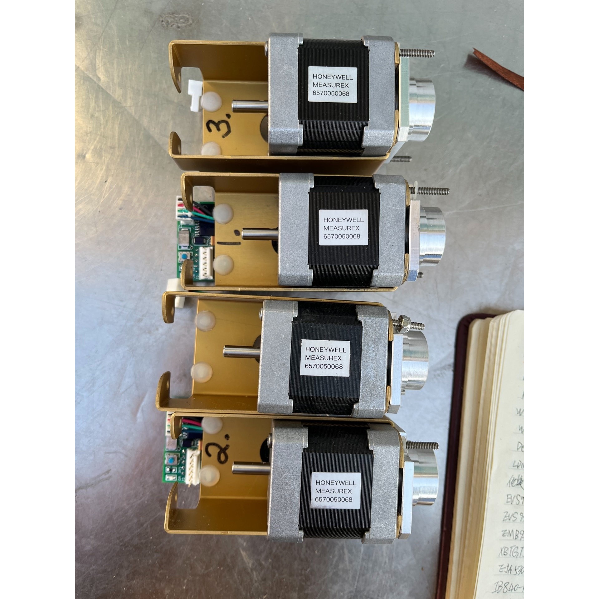 Honeywell MEASUREX 还有2个要的联系 备件/咨询