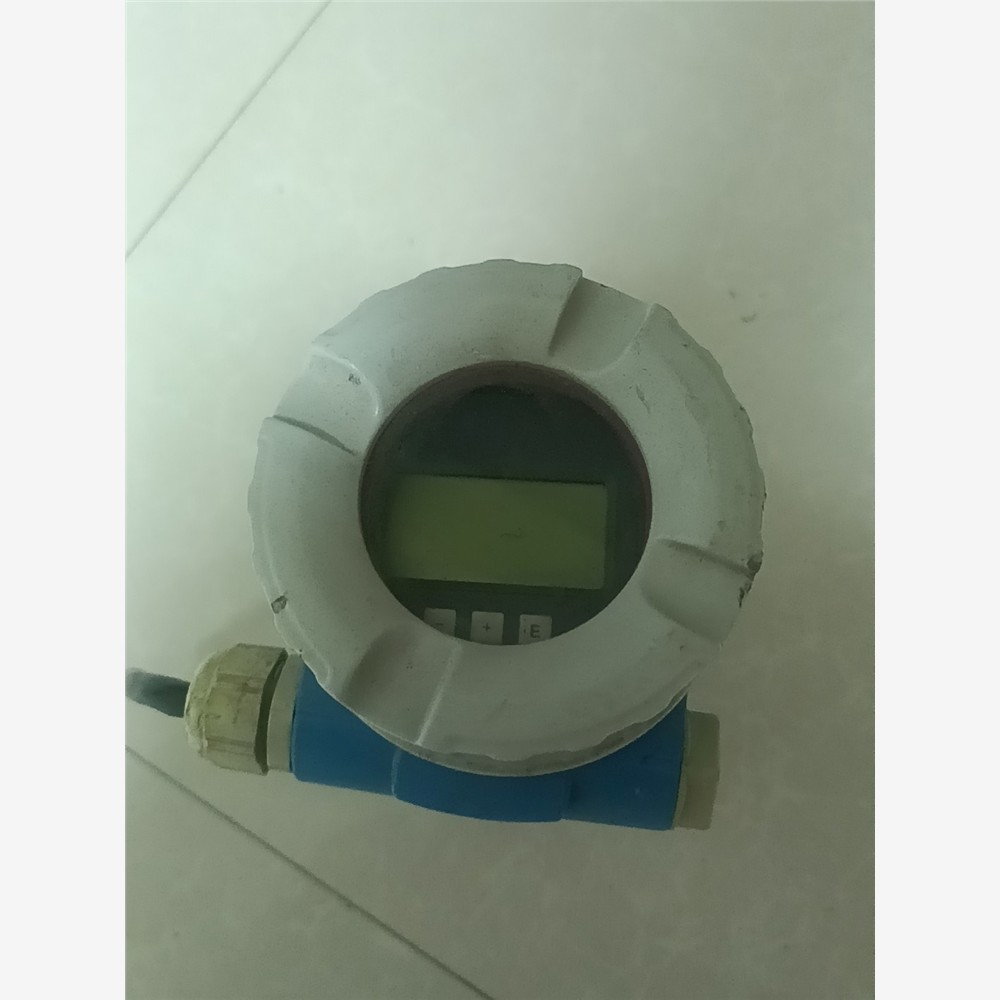 E+H压力变送器一台，PMP5