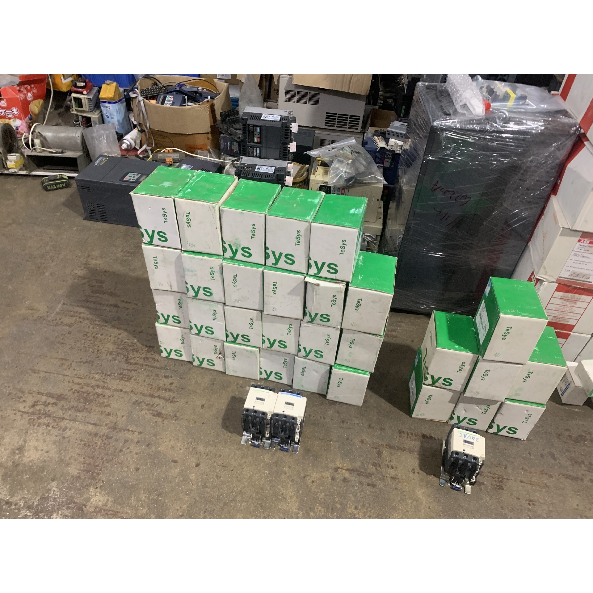 全新施耐德接触器LC1D40 线圈24V 380V 全新33 备件/咨询