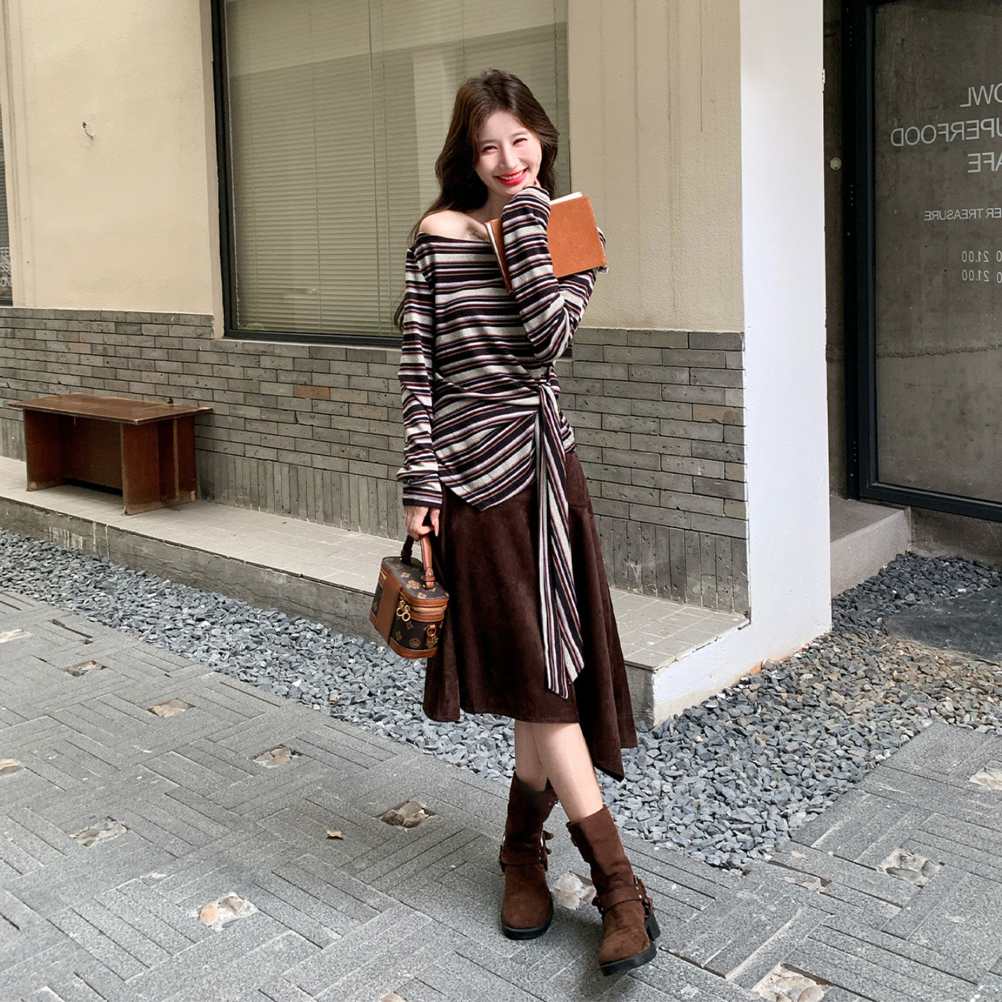 秋季女撞色条纹收腰不规则裙套装