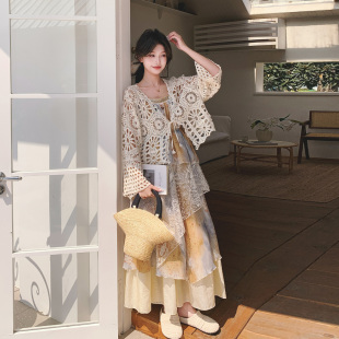 钩花开衫 2026新款 两件套 别致设计感波西米亚风吊带连衣裙套装 夏季