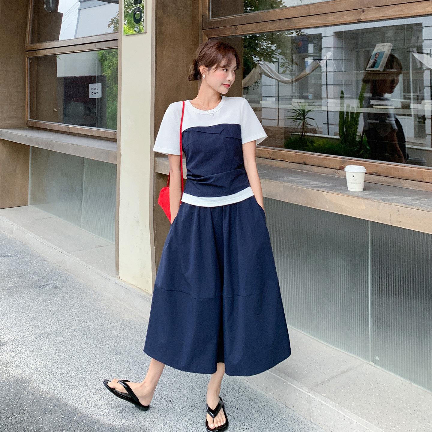 韩版时髦洋气高级感套装女2026夏日撞色假两件上衣半身裙两件套