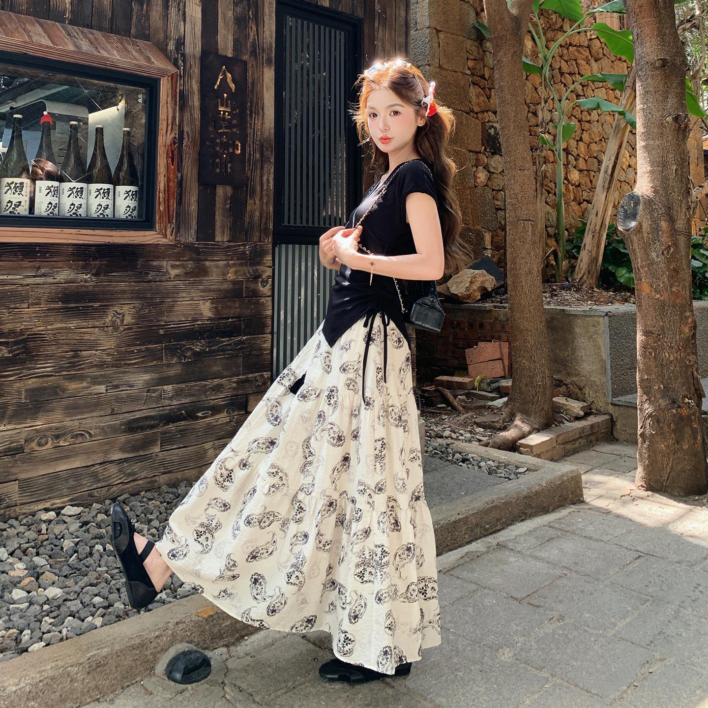 初夏轻国风休闲套装女2026新款气质V领上衣水墨印花半身裙两件套