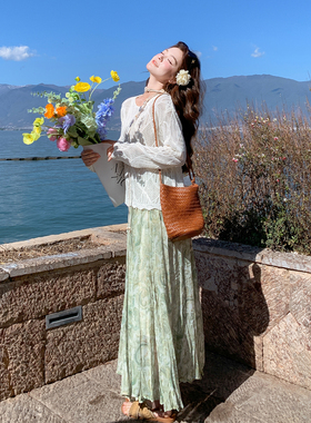 绿色森系超好看套装裙女夏2026新款法式针织上衣碎花半身裙两件套