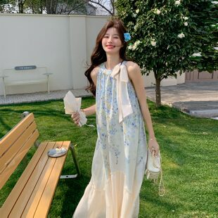法式 新款 巨好看碎花网纱裙 2026夏季 蓝色度假风挂脖吊带裙女中长款