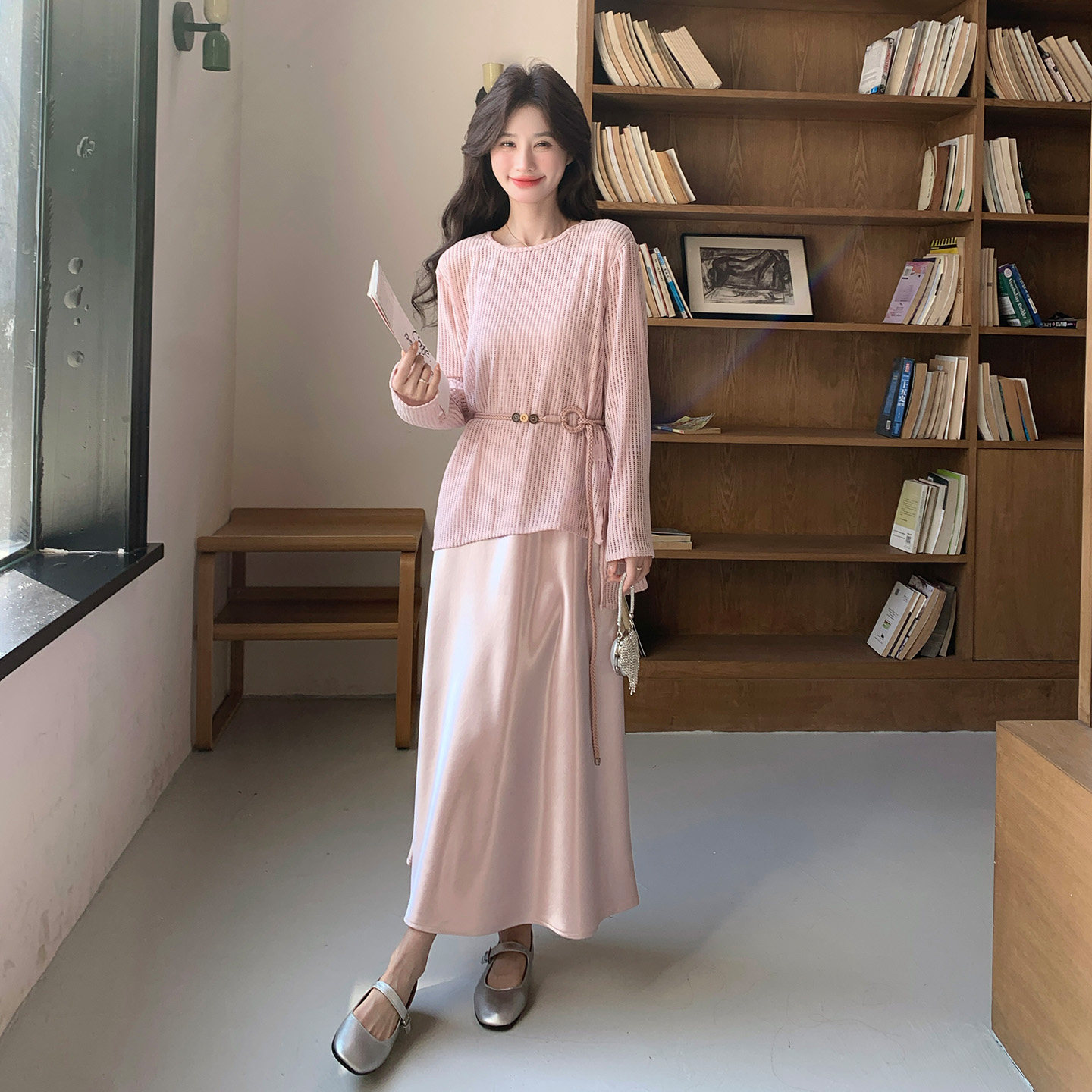 粉色甜美减龄淑女风吊带连衣裙套装2026春新款镂空针织罩衫两件套