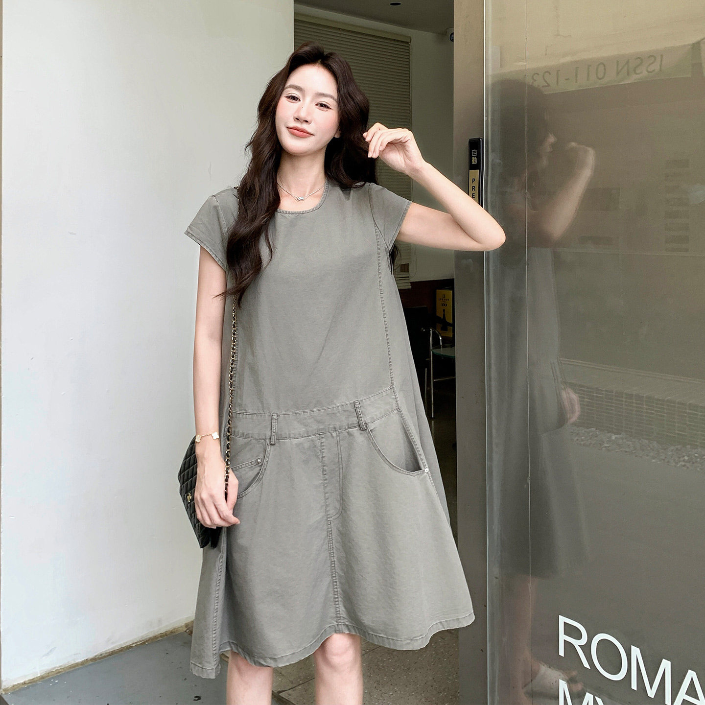 灰色小众随性慵懒风连衣裙女2026新款夏日韩式小个子工装风A字裙