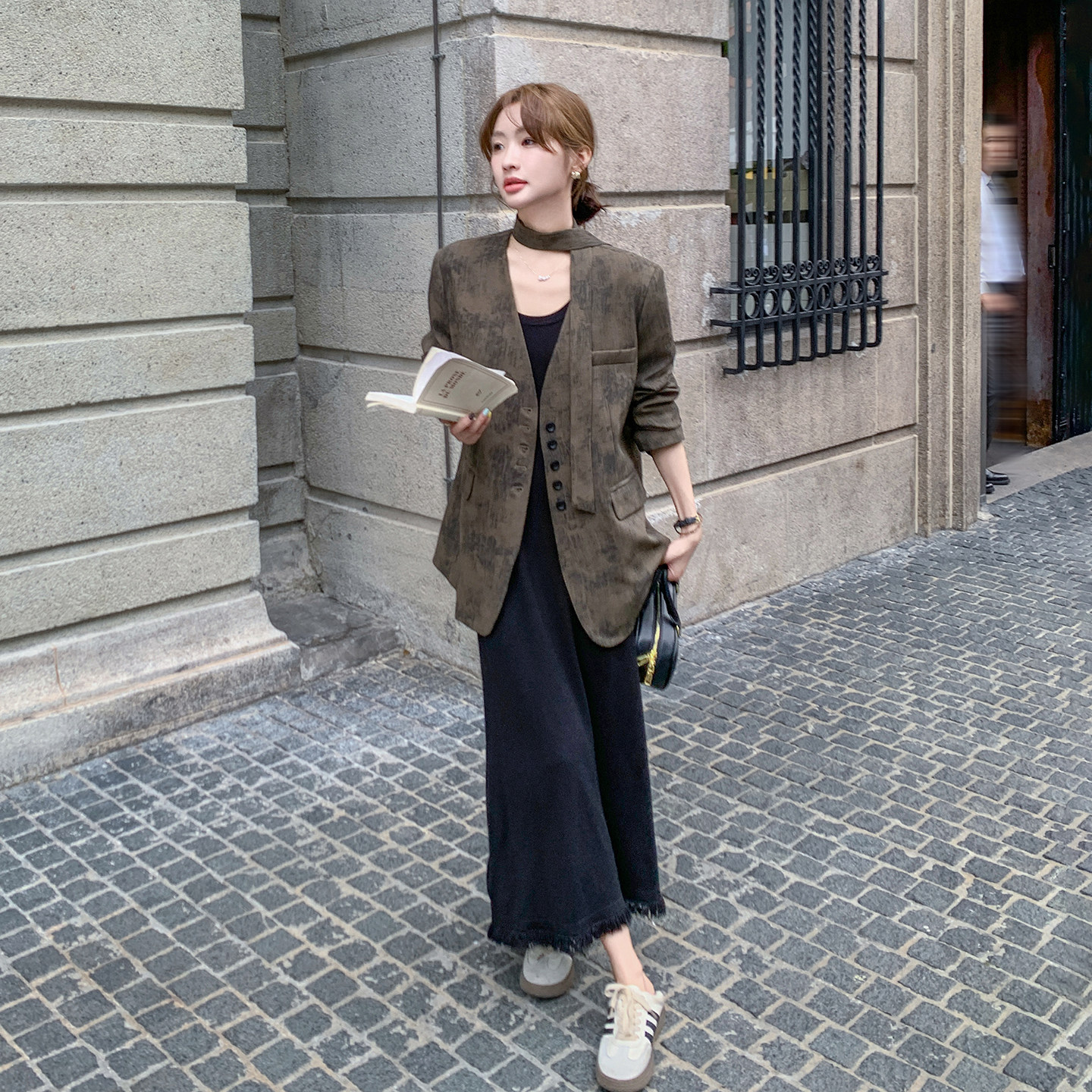 咖色轻熟优雅御姐风扎染V领西装套装女2026新款气质背心裙两件套