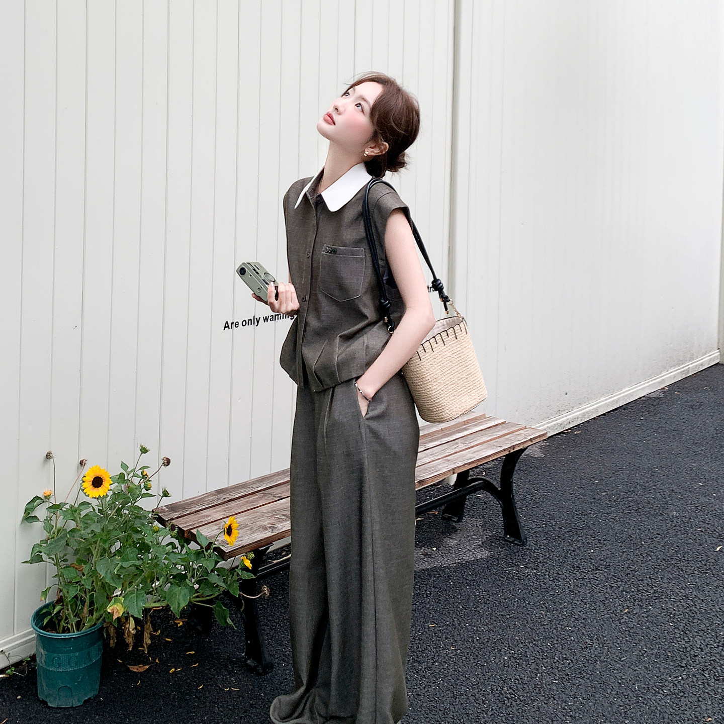 夏季老钱风文艺松弛感穿搭女2026年新款撞色拼接马甲阔腿裤两件套