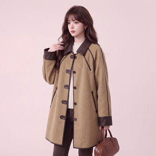 卡其色休闲减龄设计感撞色PU皮拼接外套女2026冬日款显瘦毛呢大衣