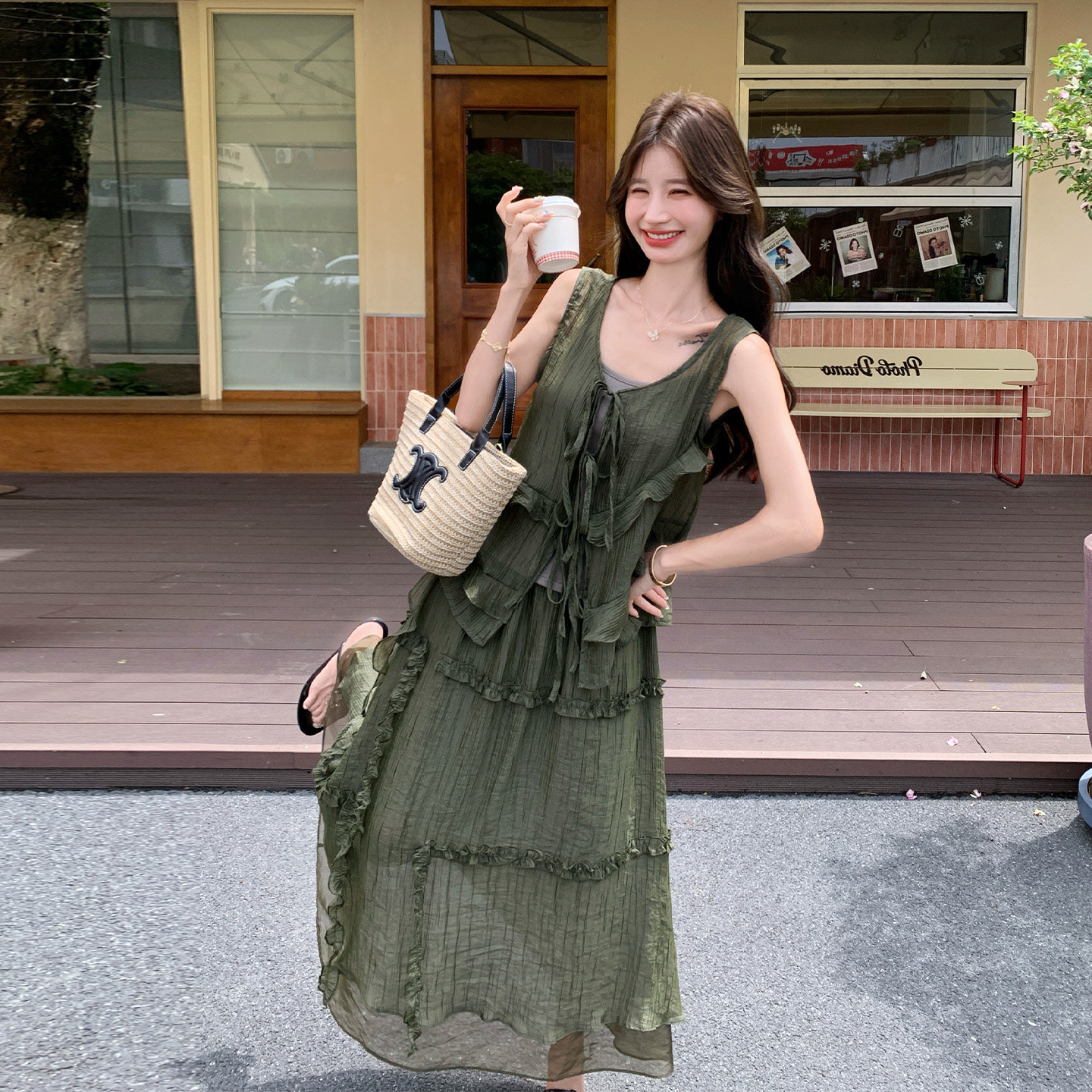 深绿色法式复古风套装女2026夏季新款荷叶边系带背心半身裙两件套