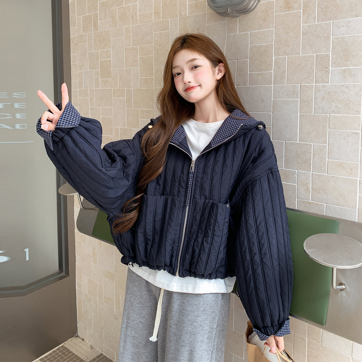 藏青色休闲盐系高级感格纹连帽外套女秋日时尚设计感压棉开衫2026