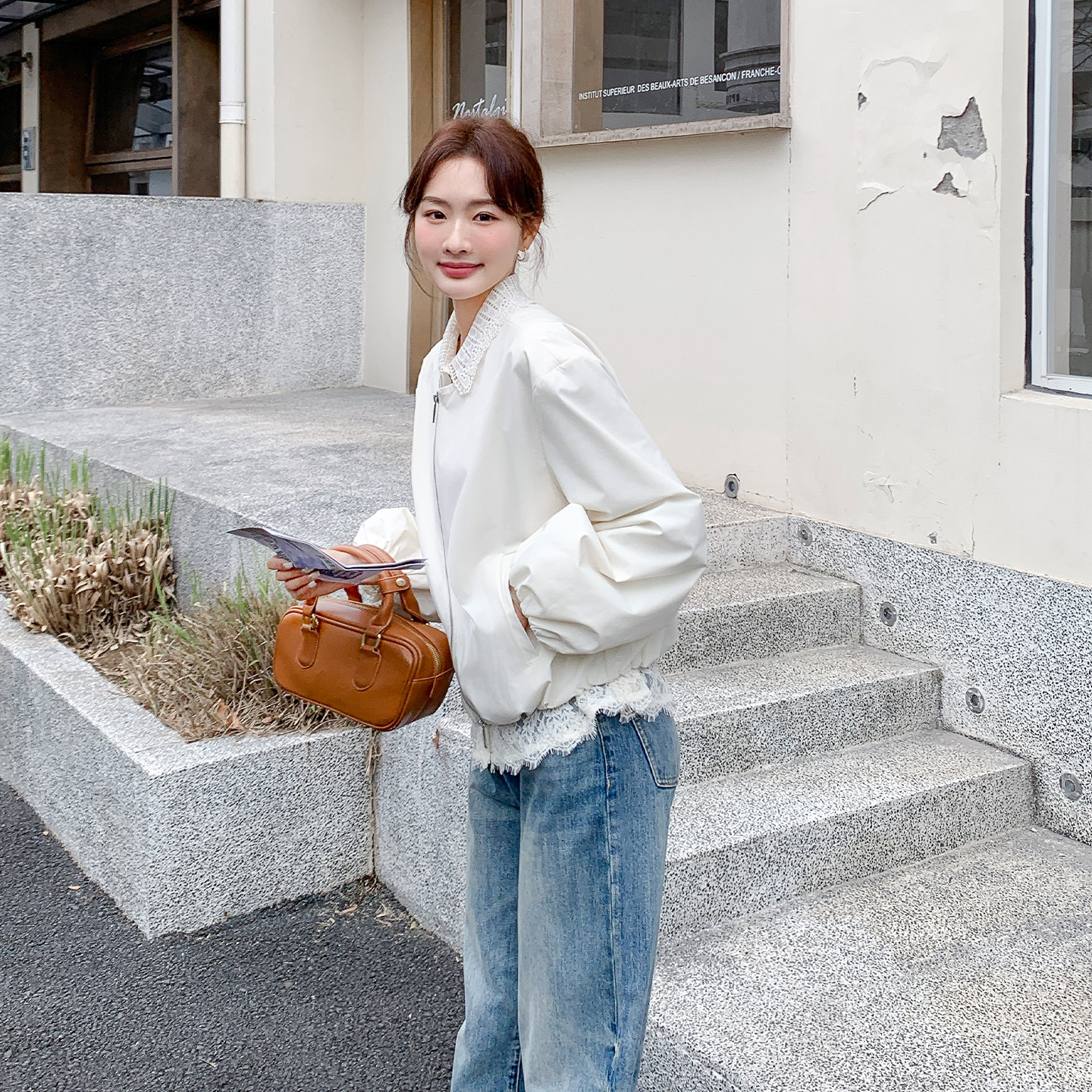 2026年米白色时尚休闲外套女通勤百搭设计感蕾丝翻领夹克春季新款