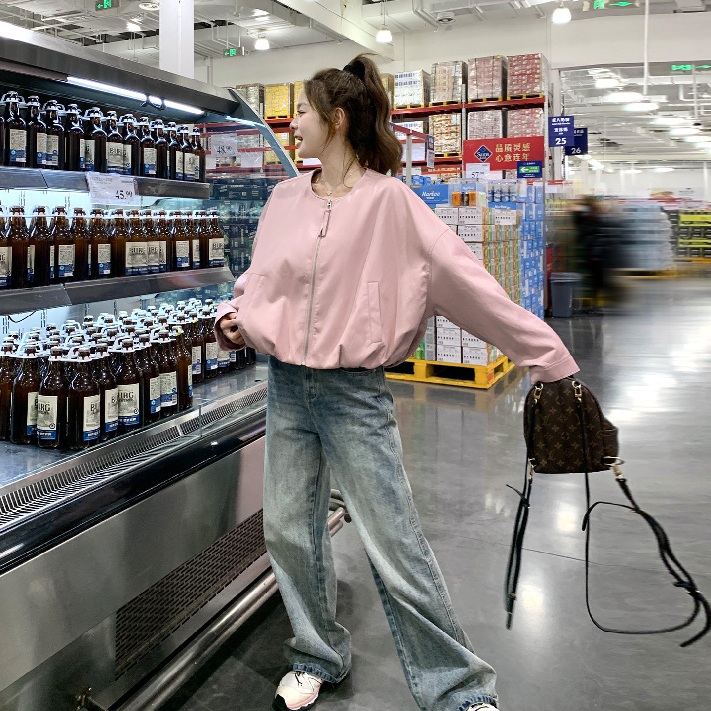 粉色PU皮短款甜酷减龄外套女