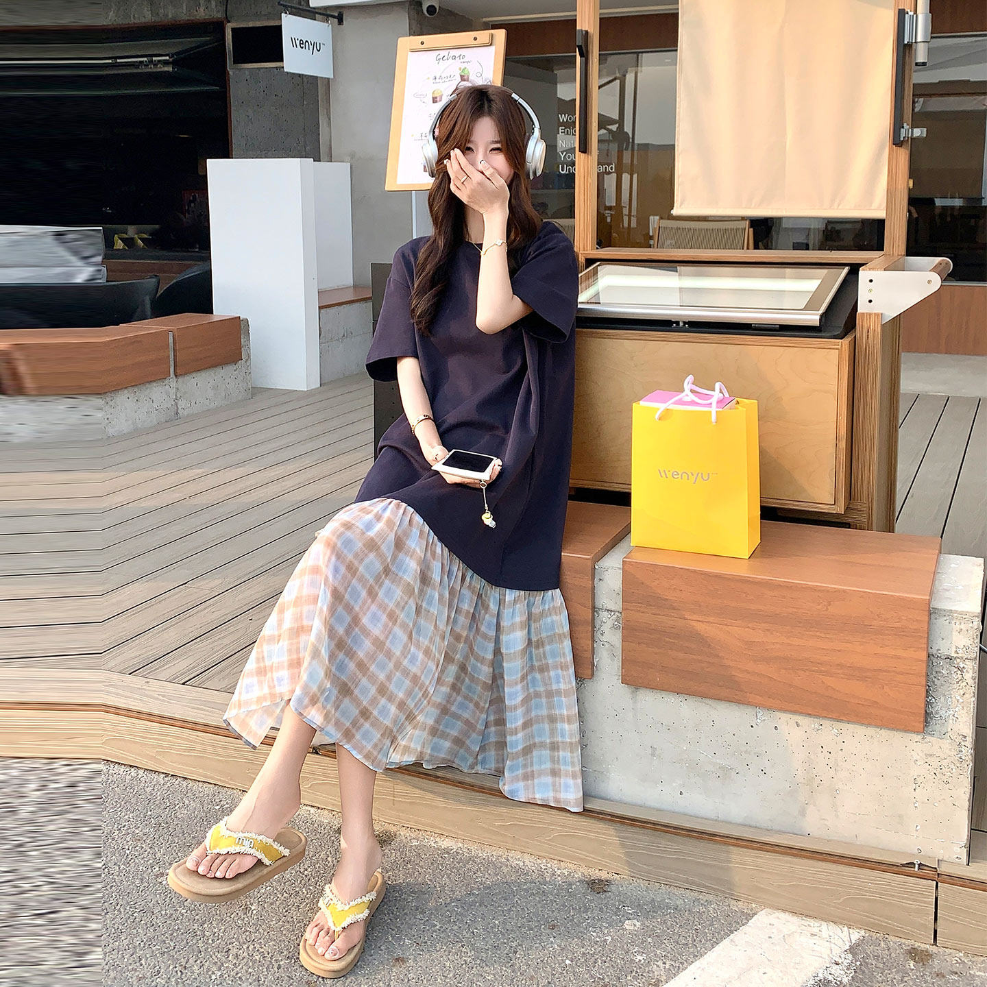 黑色韩版慵懒风撞色格纹拼接连衣裙女2026夏季新款休闲时尚T恤裙