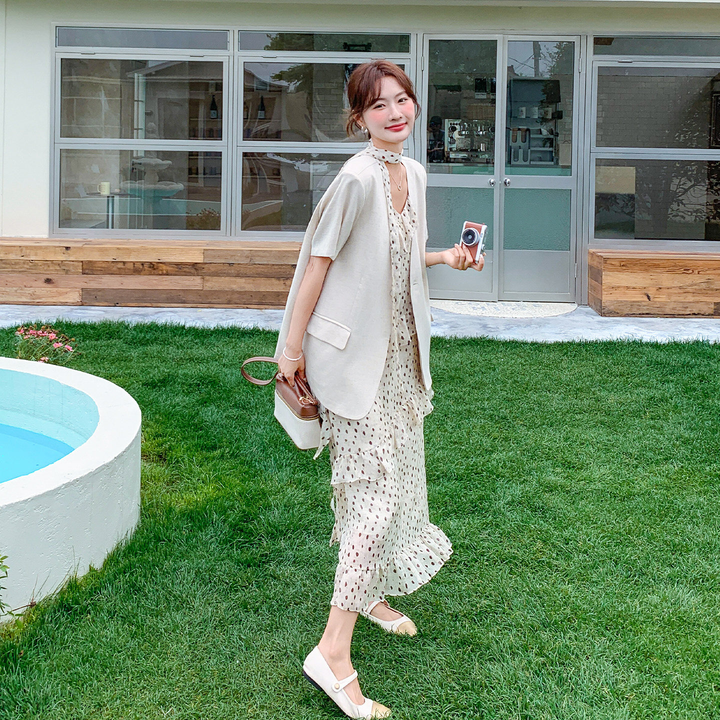 法式温柔知性风波点吊带连衣裙套装夏短袖西装外套两件套2026新款