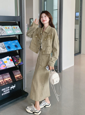 卡其色复古工装牛仔套装裙女春季2026新款法式短外套半身裙两件套