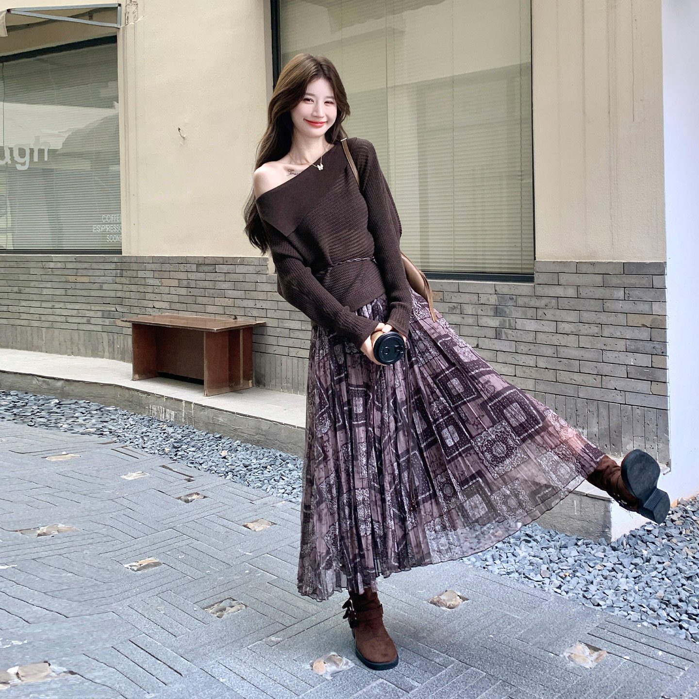 秋季女斜肩针织印花减龄两件套