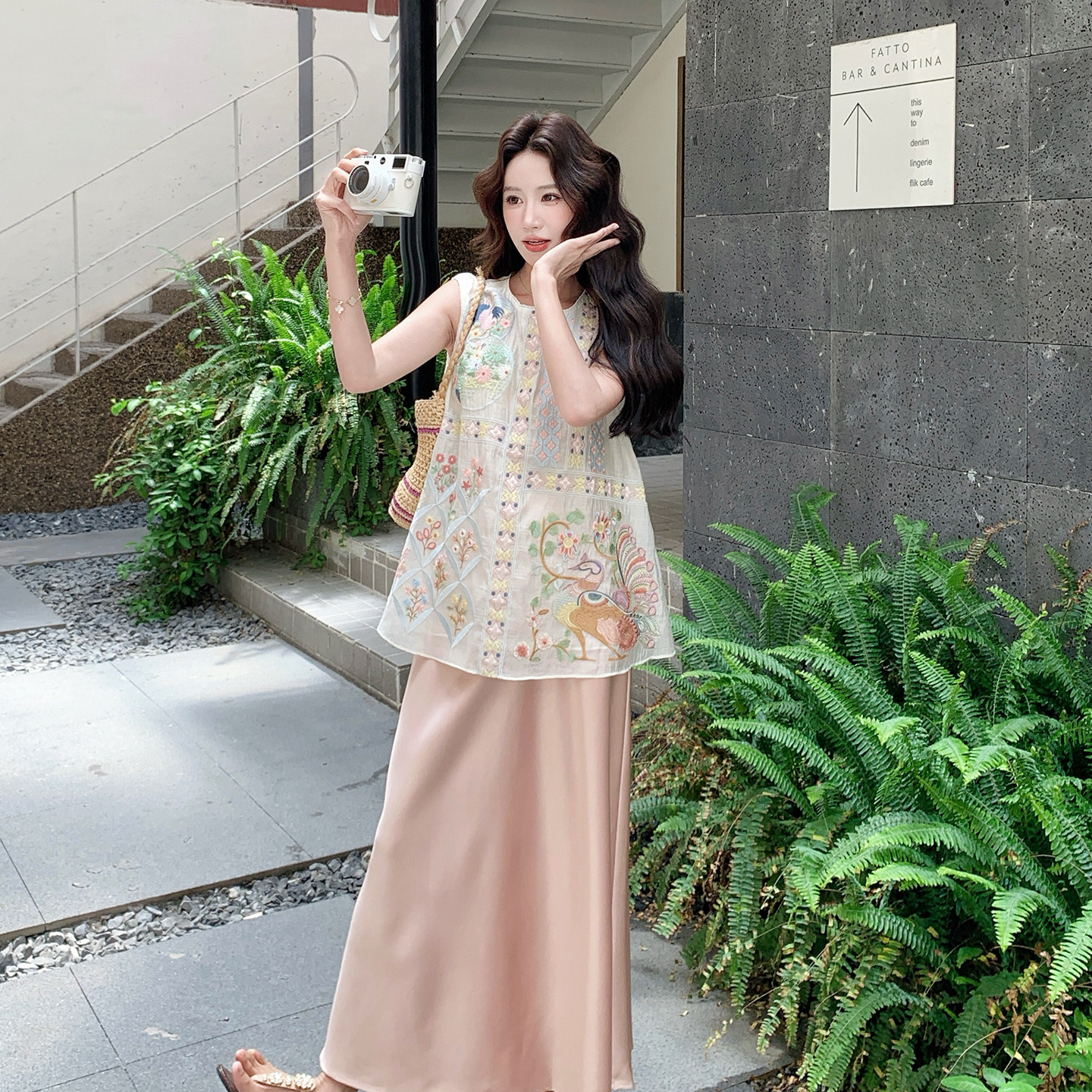 夏季女显瘦气质背心半身裙两件套
