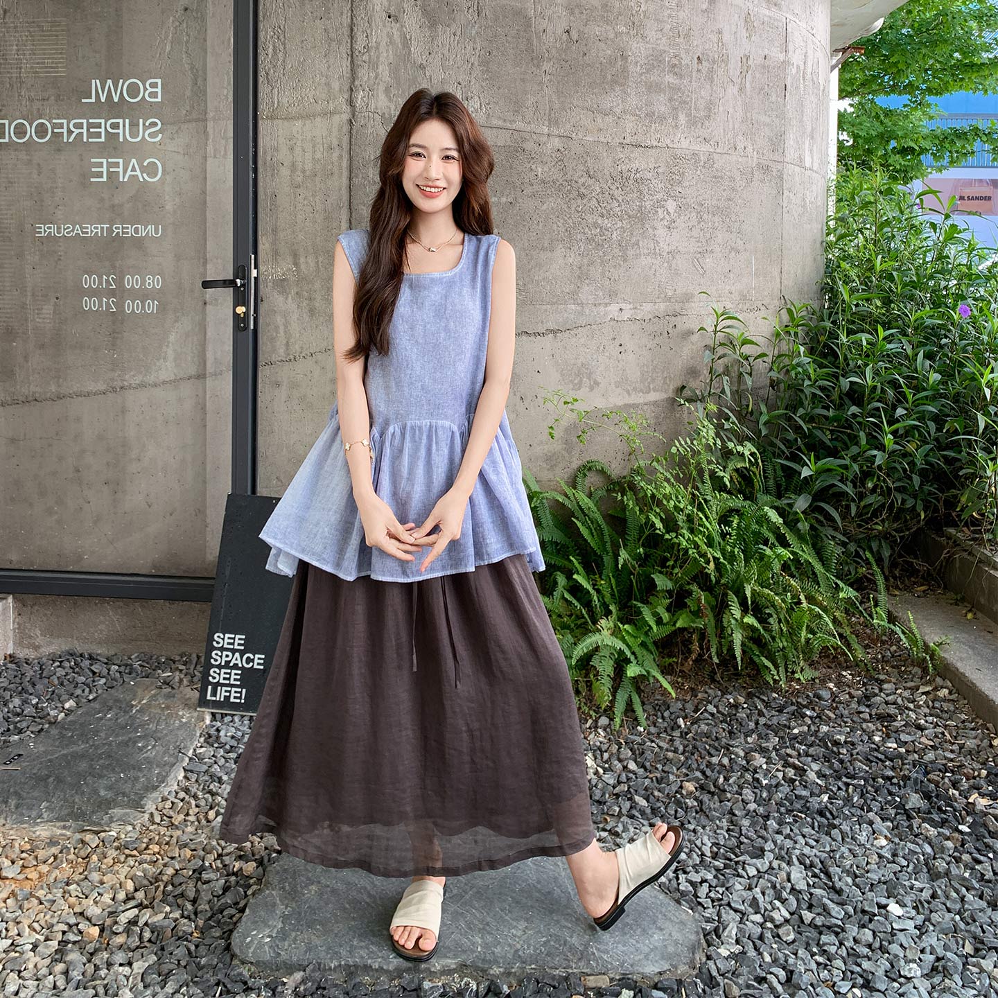 法式休闲松弛感度假套装女2026新款荷叶边无袖娃娃衫半身裙两件套