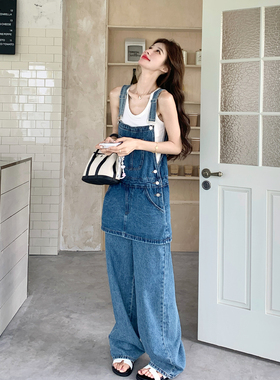 蓝色韩系休闲风假两件牛仔背带裤女2026夏季新款设计感时尚连身裤
