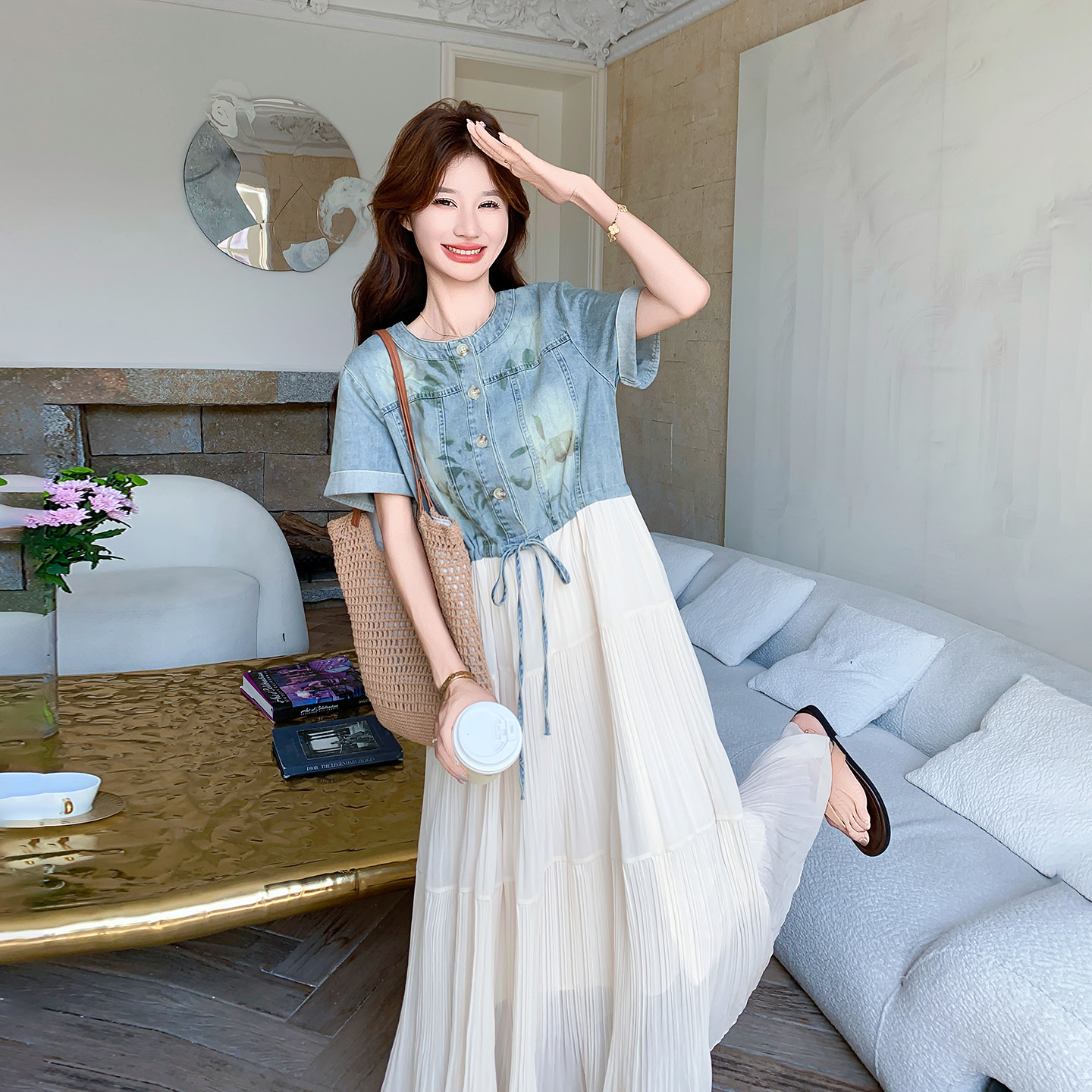 蓝色韩版别致设计感网纱拼接连衣裙女2026新款夏日显瘦印花牛仔裙