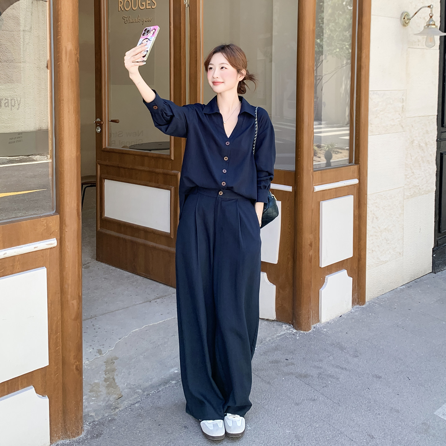 藏青色高级感简约气质套装女2026秋新款法式V领衬衫阔腿裤两件套