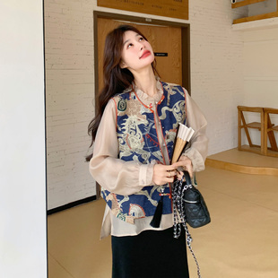 复古新中式国风撞色刺绣马甲套装女士2026春季新款花边衬衫两件套