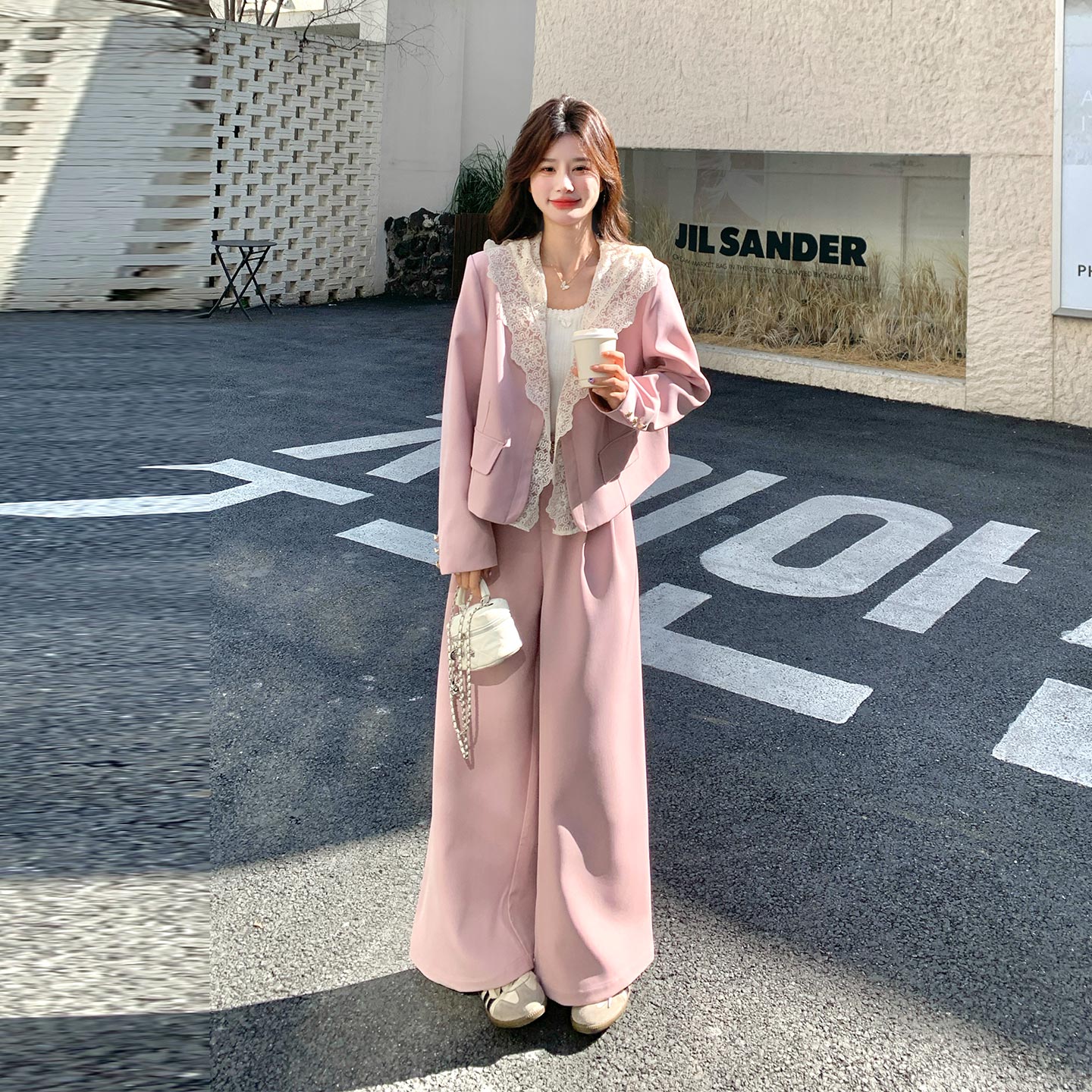 韩式俏皮甜美职场风套装女2026新款蕾丝拼接西装外套阔腿裤两件套