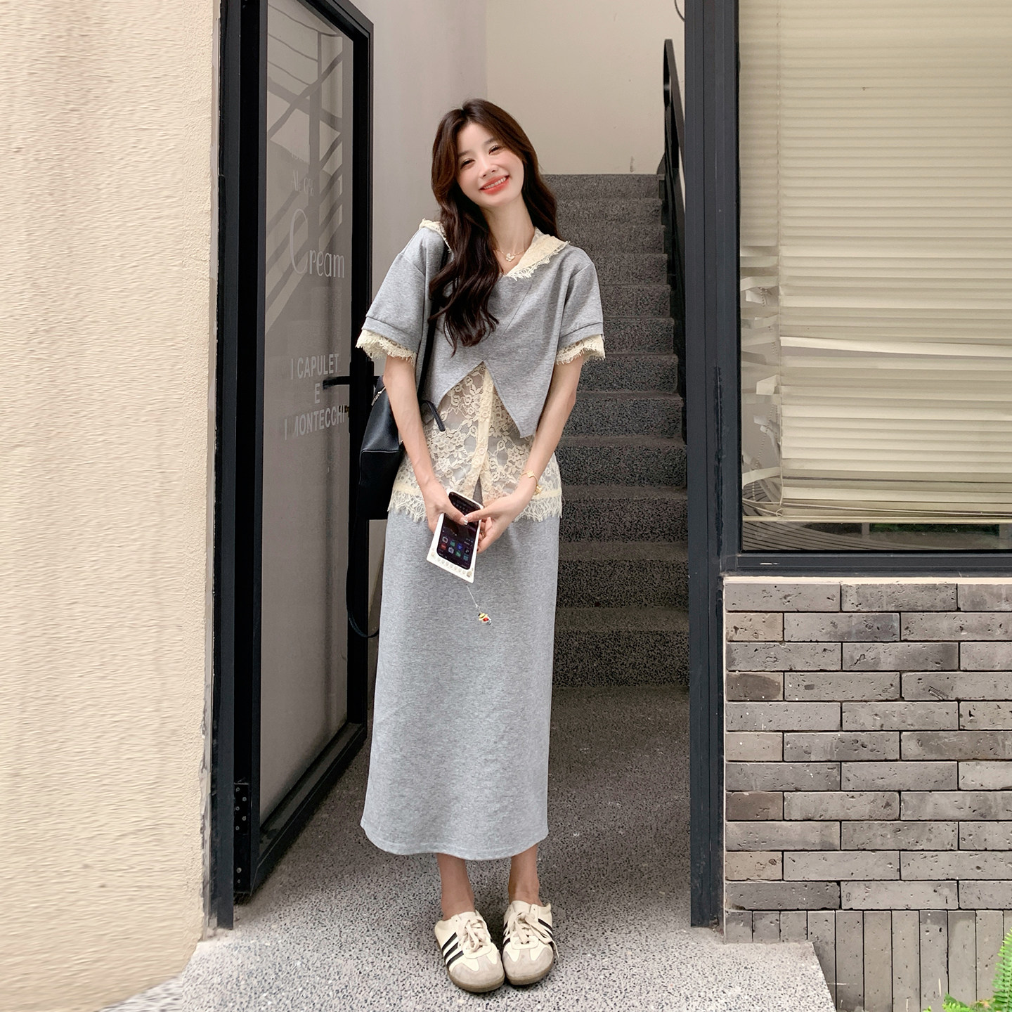 浅灰色开叉短袖卫衣套装女2026夏季新款蕾丝连帽内搭半身裙三件套