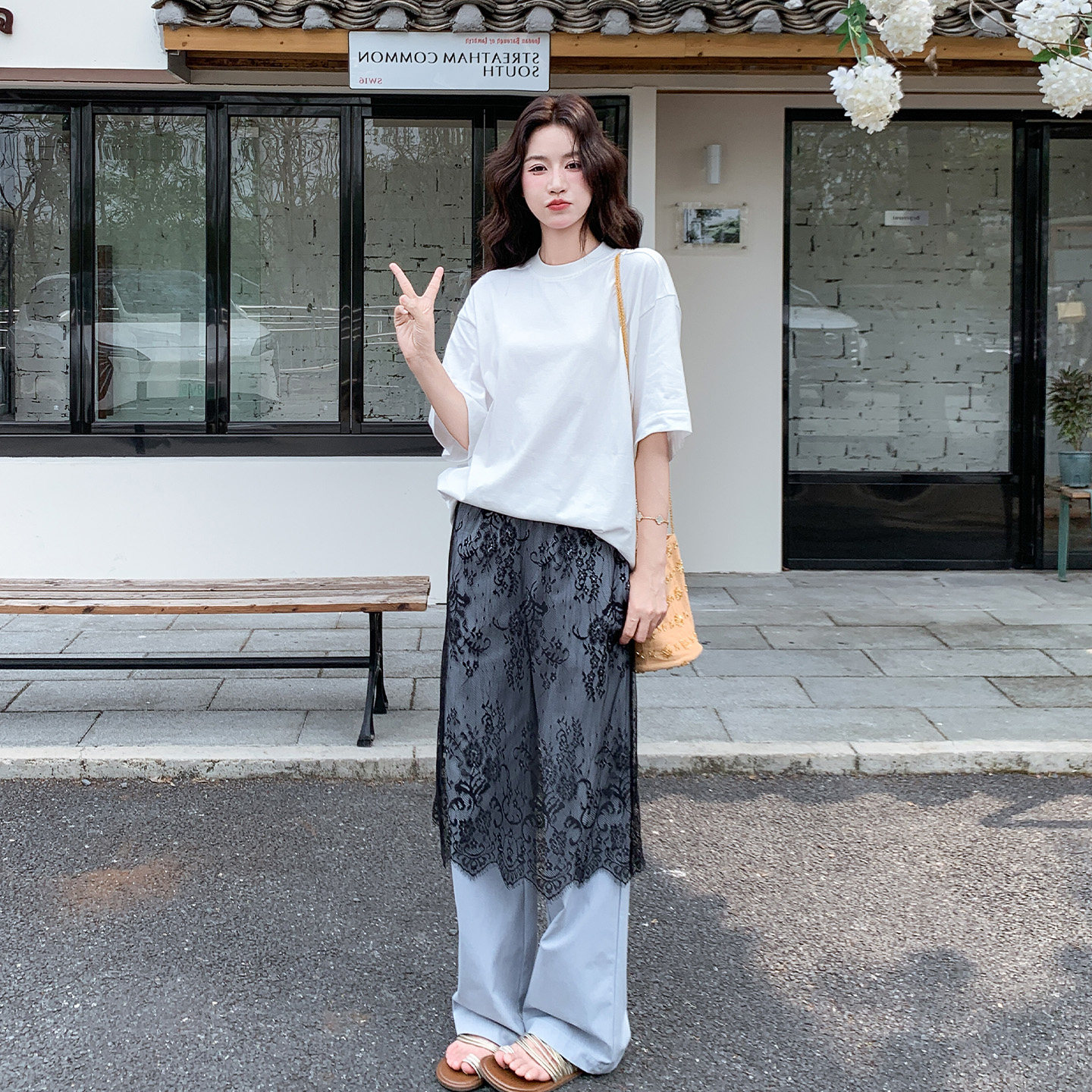 高级感慵懒风别致套装女2026夏季新款宽松T恤蕾丝屁帘长裤两件套