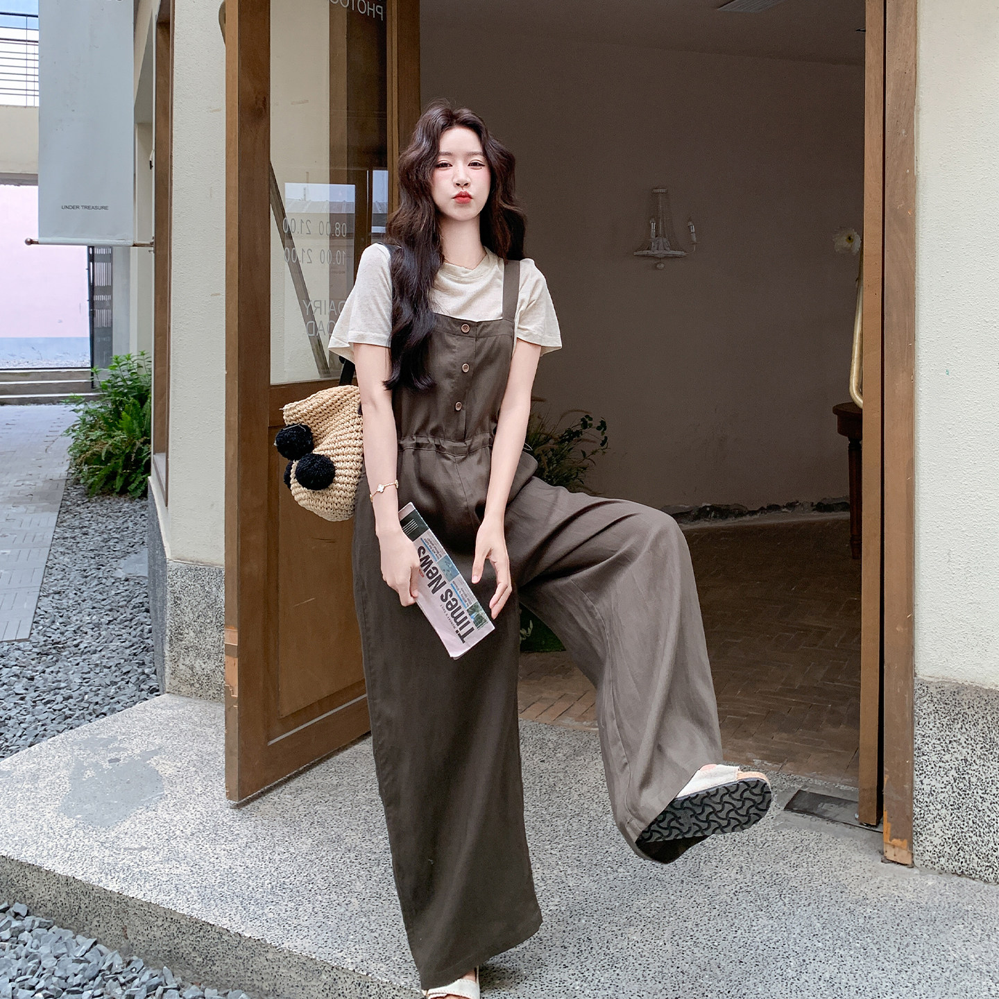 韩式休闲慵懒风收腰背带连体裤套装女2026初夏新款短袖T恤两件套