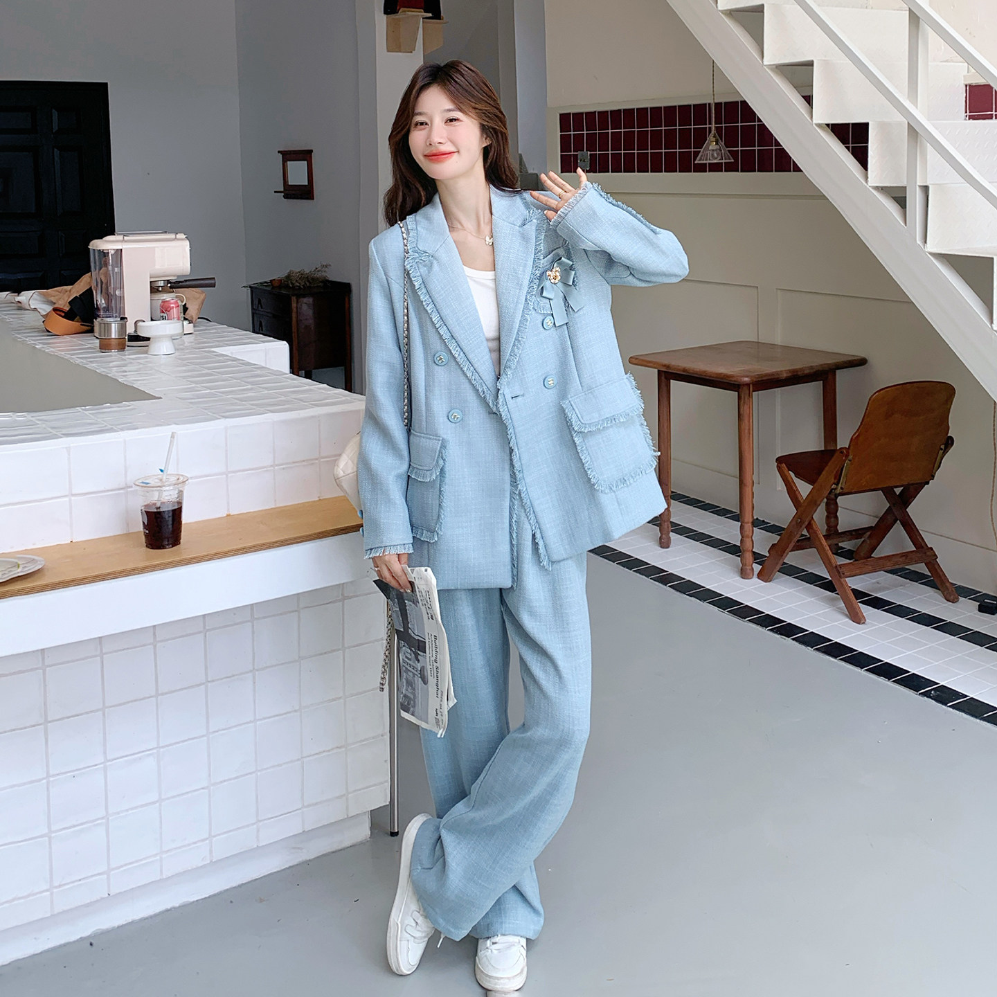 蓝色减龄气质西装套装女2026春新款时尚毛边流苏上衣阔腿裤两件套