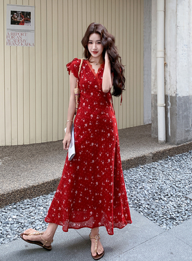 红色优雅复古法式风情连衣裙女2026新款夏日减龄小飞袖显瘦碎花裙