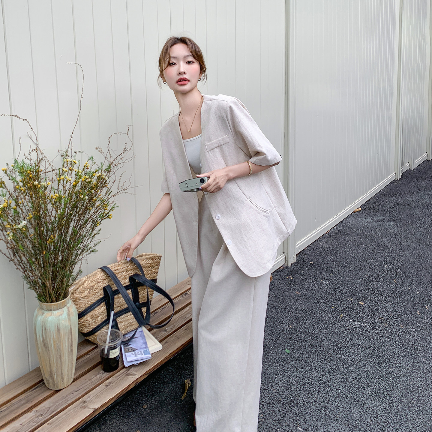 米色文艺松弛感穿搭套装女2026春季新款简约短袖西装阔腿裤两件套