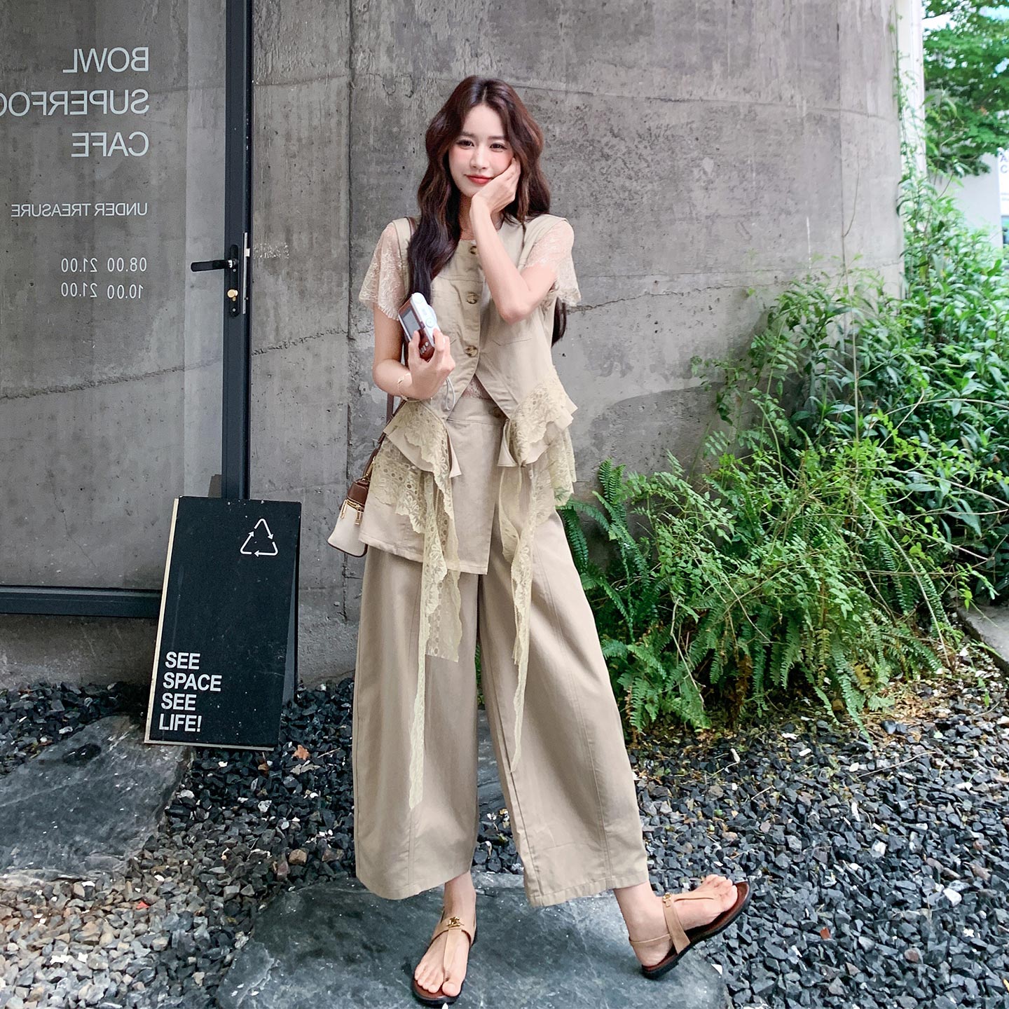 可盐可甜设计感拼接马甲套装女2026新款夏日蕾丝短袖阔腿裤三件套