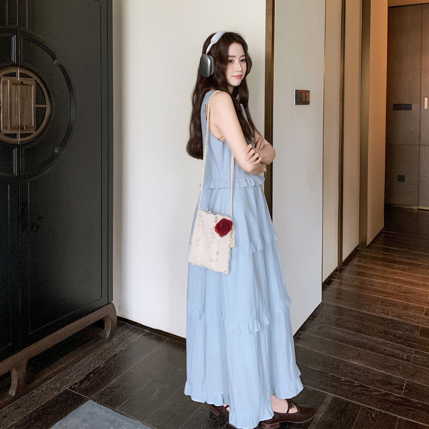 浅蓝色韩版慵懒风花边拼接背心连衣裙女2026夏新款休闲时尚A字裙