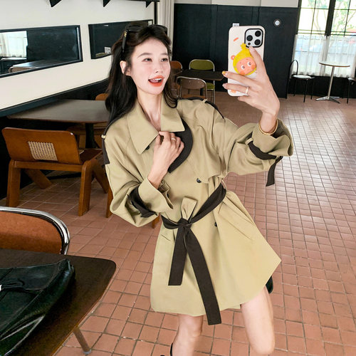 英伦风格子拼接中长款风衣女