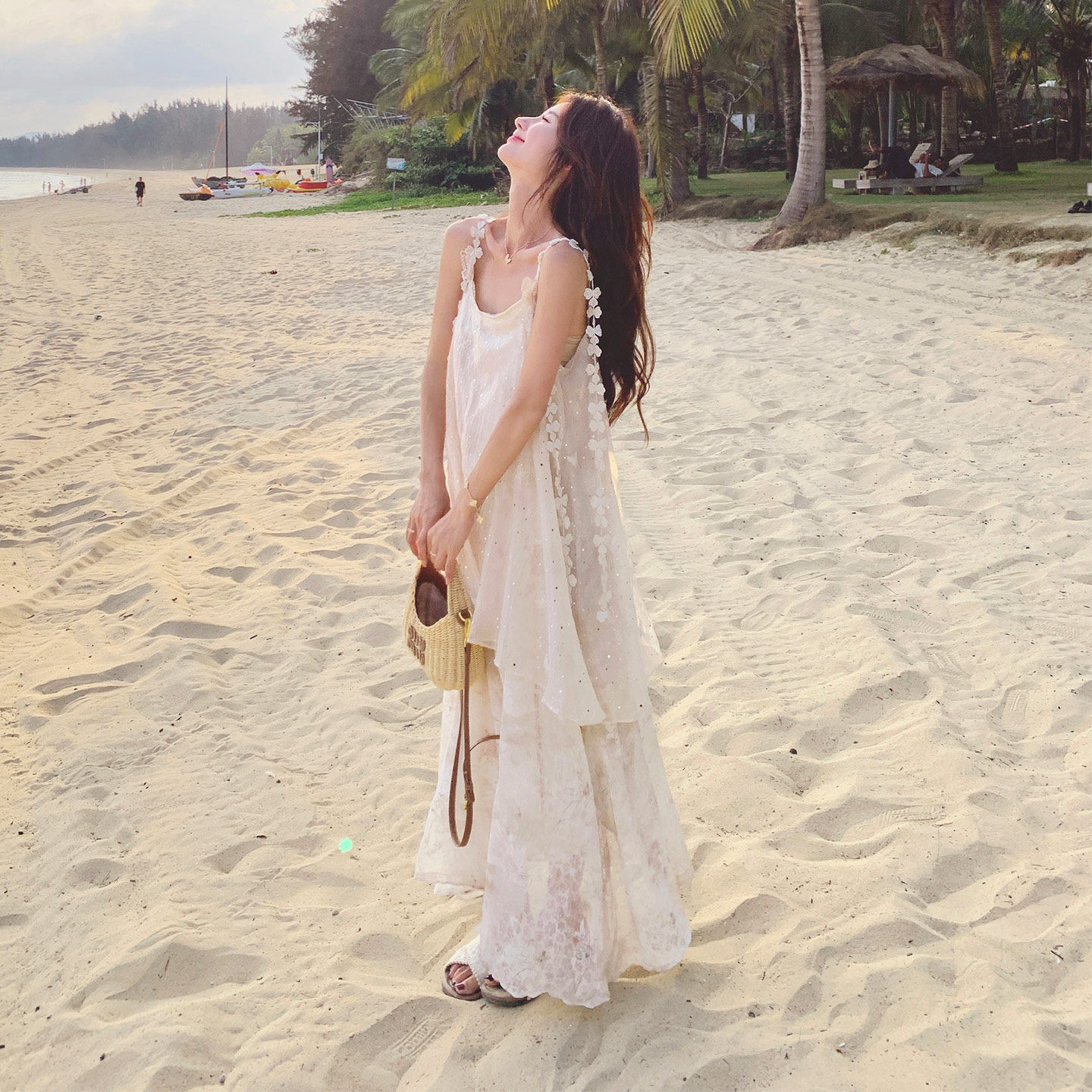 米白色优雅高级感网纱拼接吊带连衣裙套装女2026初夏新款超仙长裙