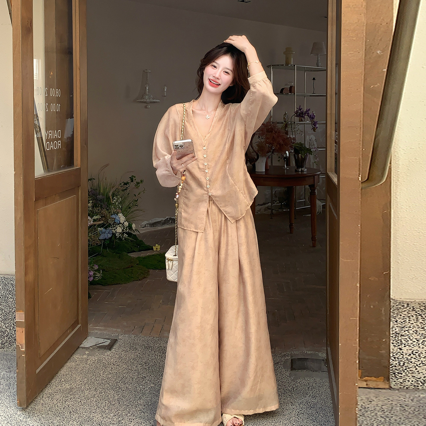 新中式国风清冷松弛感休闲套装女2026春V领轻薄衬衫阔腿裤两件套