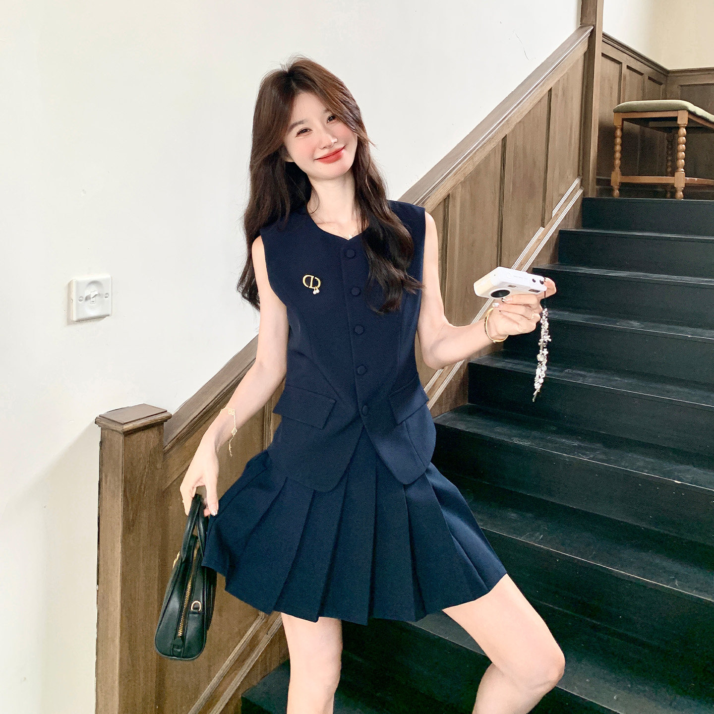 藏青色法式学院风套装女2026初夏新款高级感西装马甲百褶裙两件套