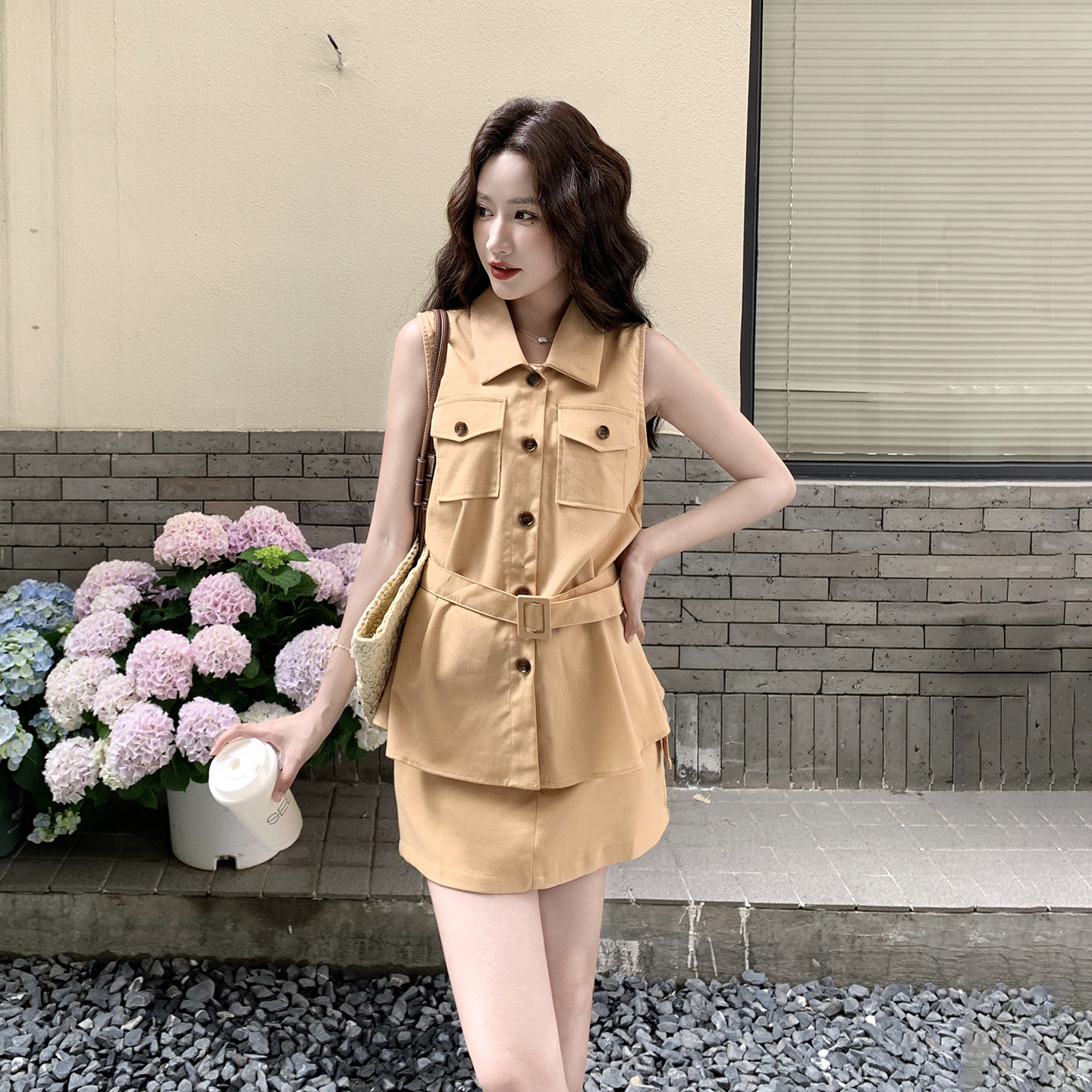 韩版明媚减龄小个子工装风穿搭女夏日收腰翻领马甲短裙两件套2026