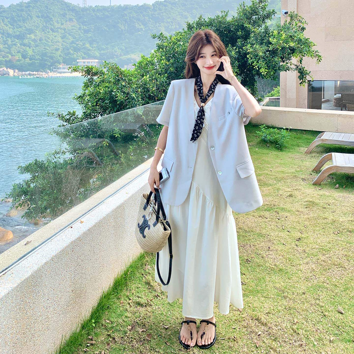 韩系极简风V领短袖西装套装女2026初夏新款气质压褶背心裙两件套