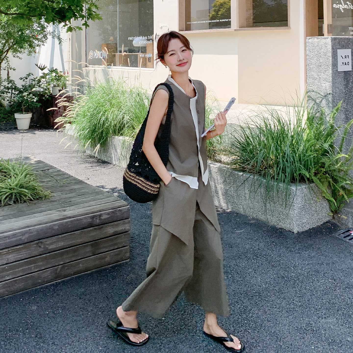 简约风军绿色无袖马甲套装女夏